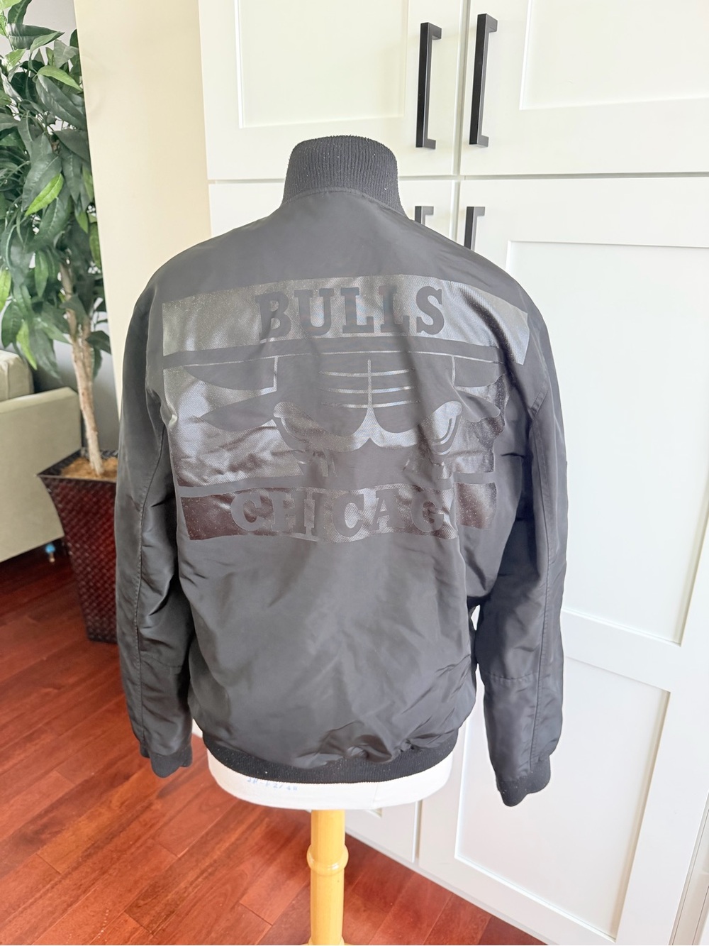 NBA Unk Chicago Bulls Jacket Size M Men's Black Full Zip Basketball